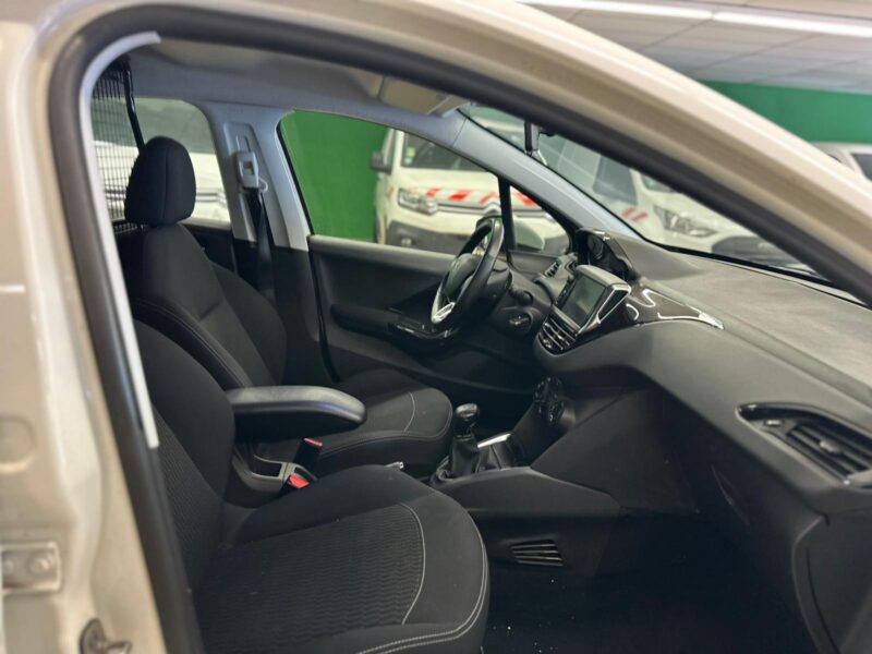 Peugeot 208 1.2 PureTech 82ch Euro6c Active Business S&S - NLJ Automobiles - Vente vehicules occasion dans la Manche et en Normandie