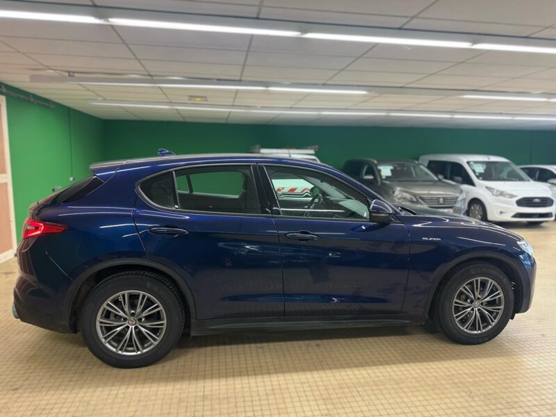 Alfa Romeo Stelvio 2.2 Diesel 160ch Super AT8 MY21 - NLJ Automobiles - Vente vehicules occasion dans la Manche et en Normandie