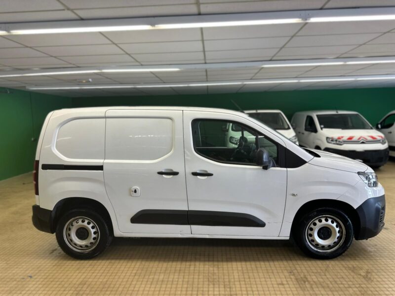 Citroen Berlingo M 650kg BlueHDi 100 Driver 3 Places - NLJ Automobiles - Vente vehicules occasion dans la Manche et en Normandie
