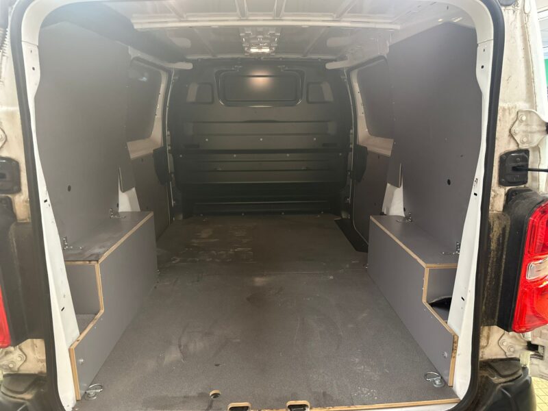 Citroen Jumpy FG M 2.0 BlueHDi 120ch S&S Club EAT8 - NLJ Automobiles - Vente vehicules occasion dans la Manche et en Normandie