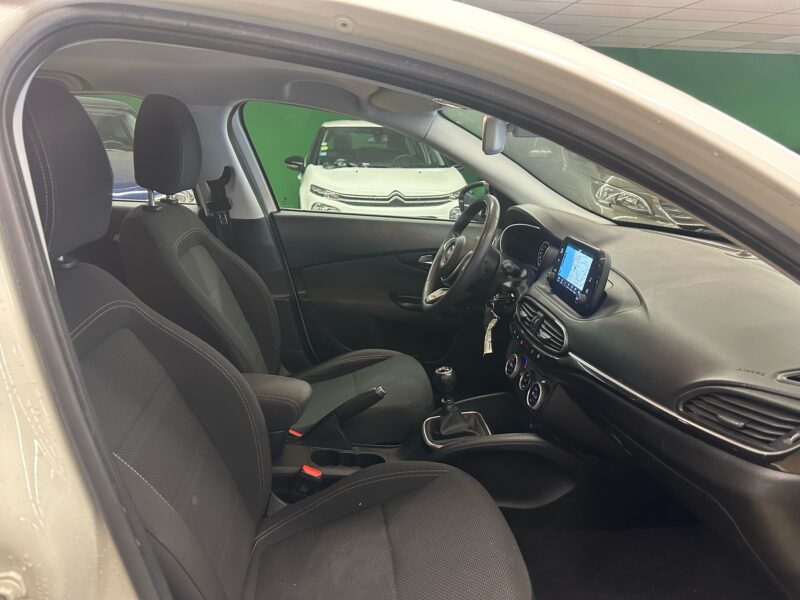 Fiat Tipo 1.6 MultiJet 130ch S&S Life Business 5P - NLJ Automobiles - Vente vehicules occasion dans la Manche et en Normandie
