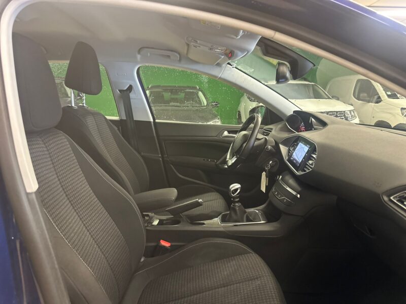 Peugeot 308SW 1.5 BlueHDi 130ch S&S Active Business - NLJ Automobiles - Vente vehicules occasion dans la Manche et en Normandie