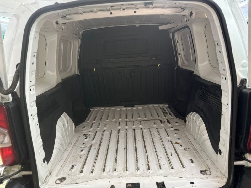 Peugeot Partner Standard BlueHDi 75ch Premium 3 Places - NLJ Automobiles - Vente vehicules occasion dans la Manche et en Normandie
