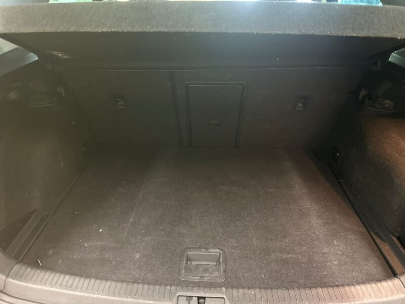 Volkswagen Golf VII 1.6 TDI 105ch Bluemotion FAP Confortline Business - NLJ Automobiles - Vente vehicules occasion dans la Manche et en Normandie