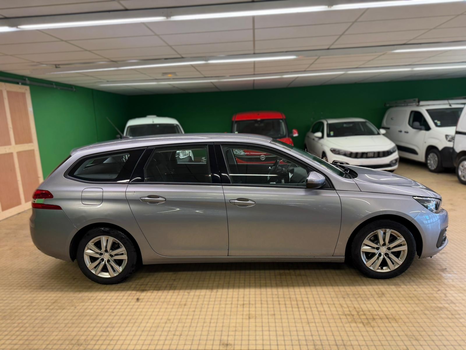 PEUGEOT 308SW 1.5 BlueHDi 100ch S&S Active Business - NLJ Automobiles, spécialiste véhicules d'occasion dans la Manche et en Normandie