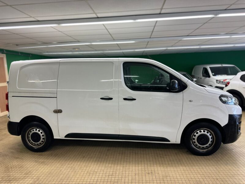Citroen jumpy fg m 2.0 bluehdi 120ch s&s club nlj automobiles, spécialiste véhicules d'occasion dans la manche en normandie (1)