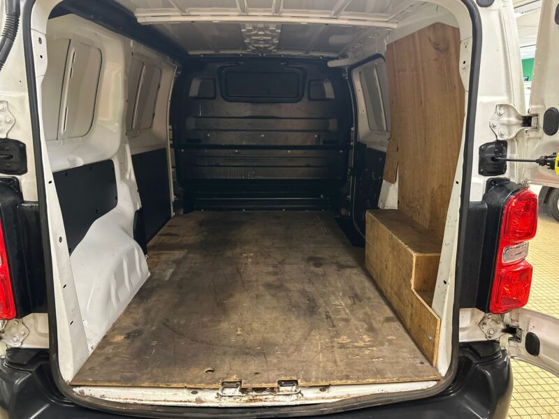 CITROEN Jumpy Fg M 2.0 BlueHDi 120ch S&S Club - NLJ Automobiles, spécialiste véhicules d'occasion dans la Manche en Normandie