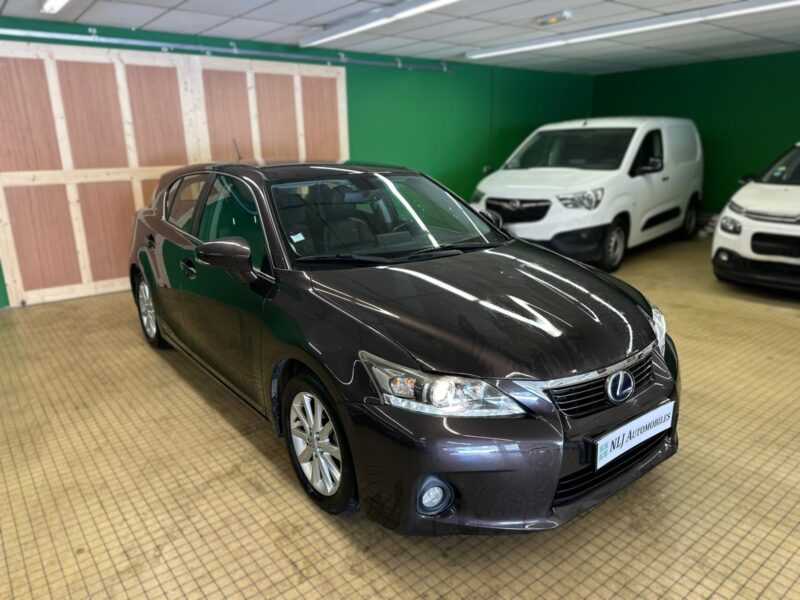 LEXUS CT 200h Sensation - NLJ Automobiles, spécialiste véhicules d'occasion dans la Manche et en Normandie