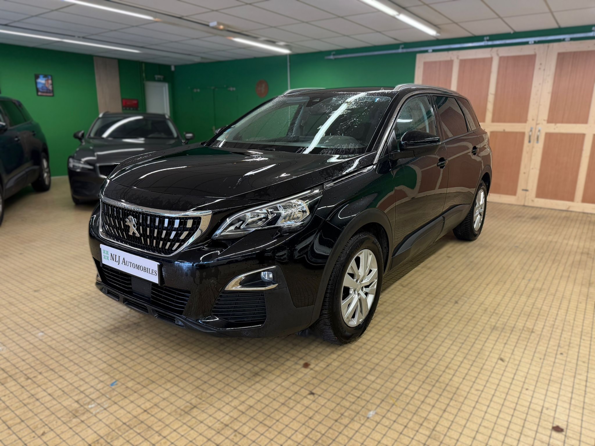 PEUGEOT 5008 1.5 BlueHDi 130ch E6.C Active Business S&S EAT8 - NLJ Automobiles, spécialiste véhicules d'occasion dans la Manche et en Normandie
