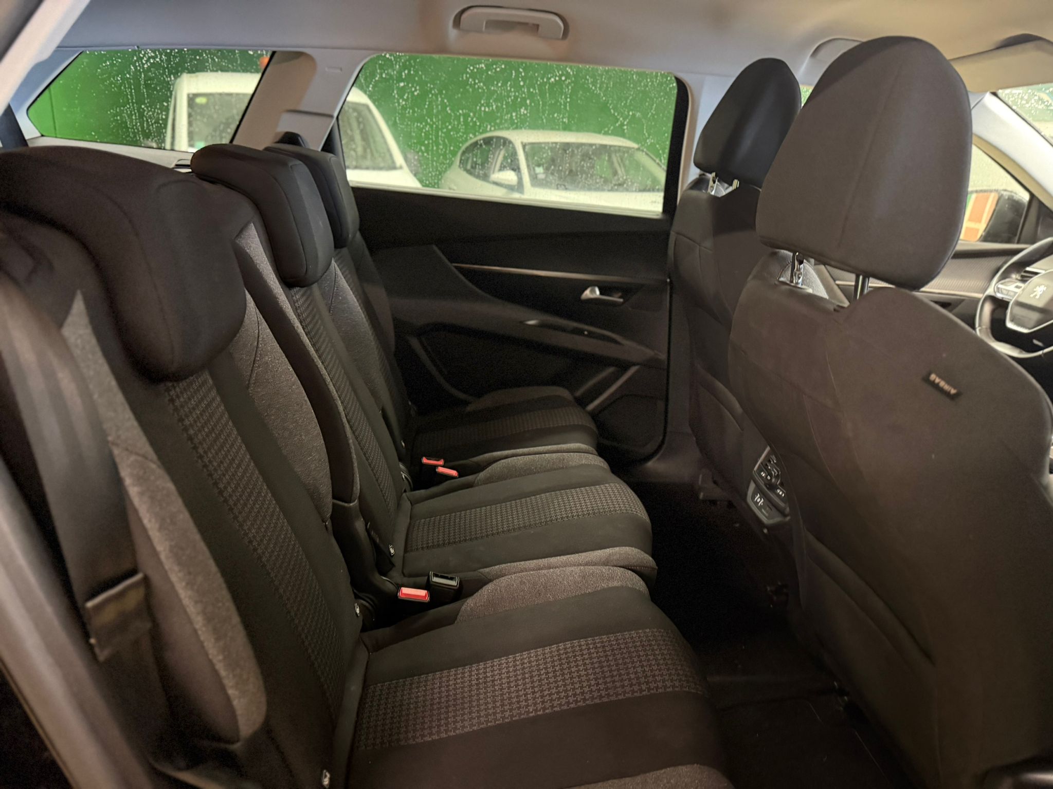 PEUGEOT 5008 1.5 BlueHDi 130ch E6.C Active Business S&S EAT8 - NLJ Automobiles, spécialiste véhicules d'occasion dans la Manche et en Normandie