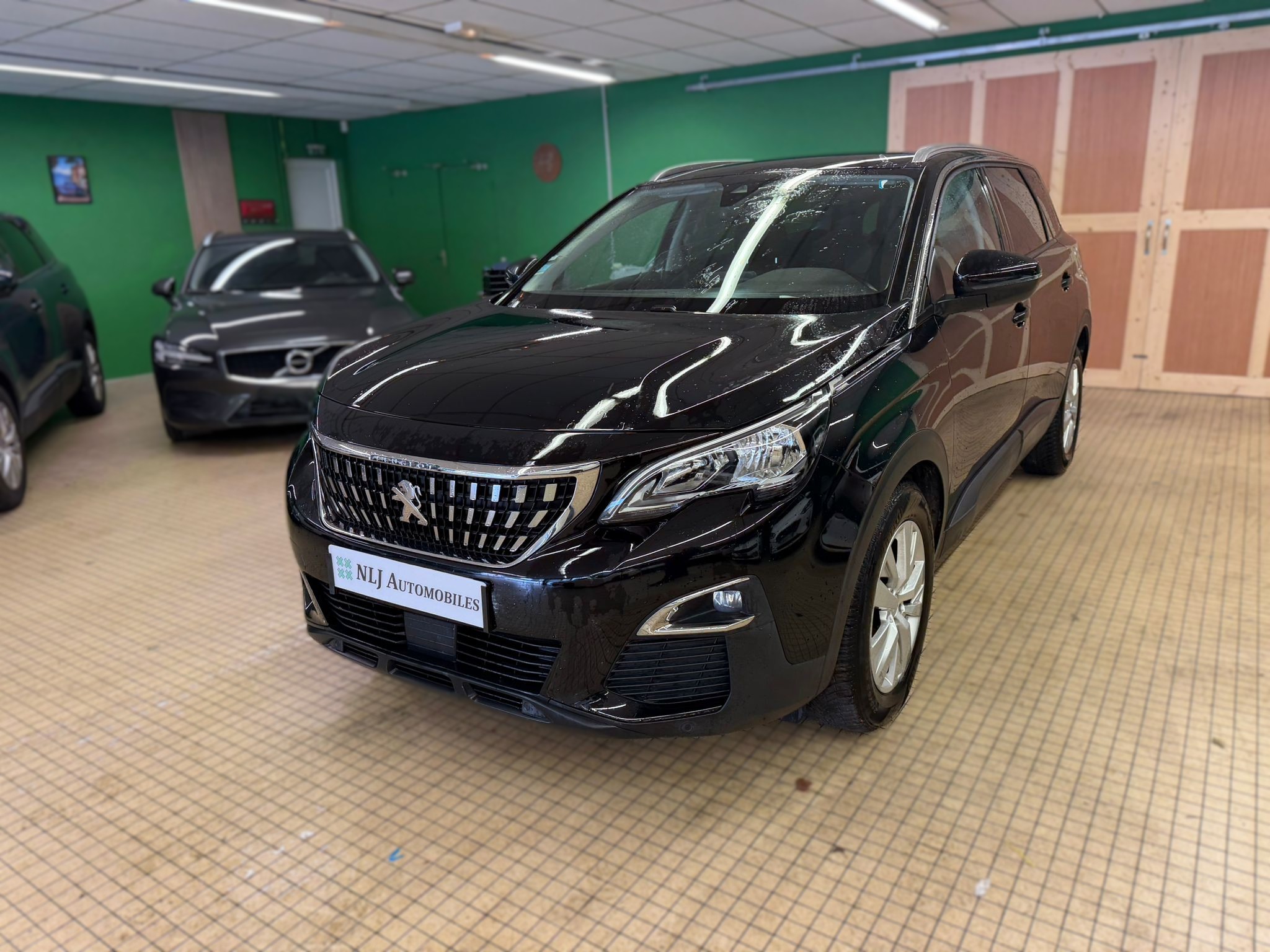 PEUGEOT 5008 1.5 BlueHDi 130ch E6.C Active Business S&S EAT8 - NLJ Automobiles, spécialiste véhicules d'occasion dans la Manche et en Normandie