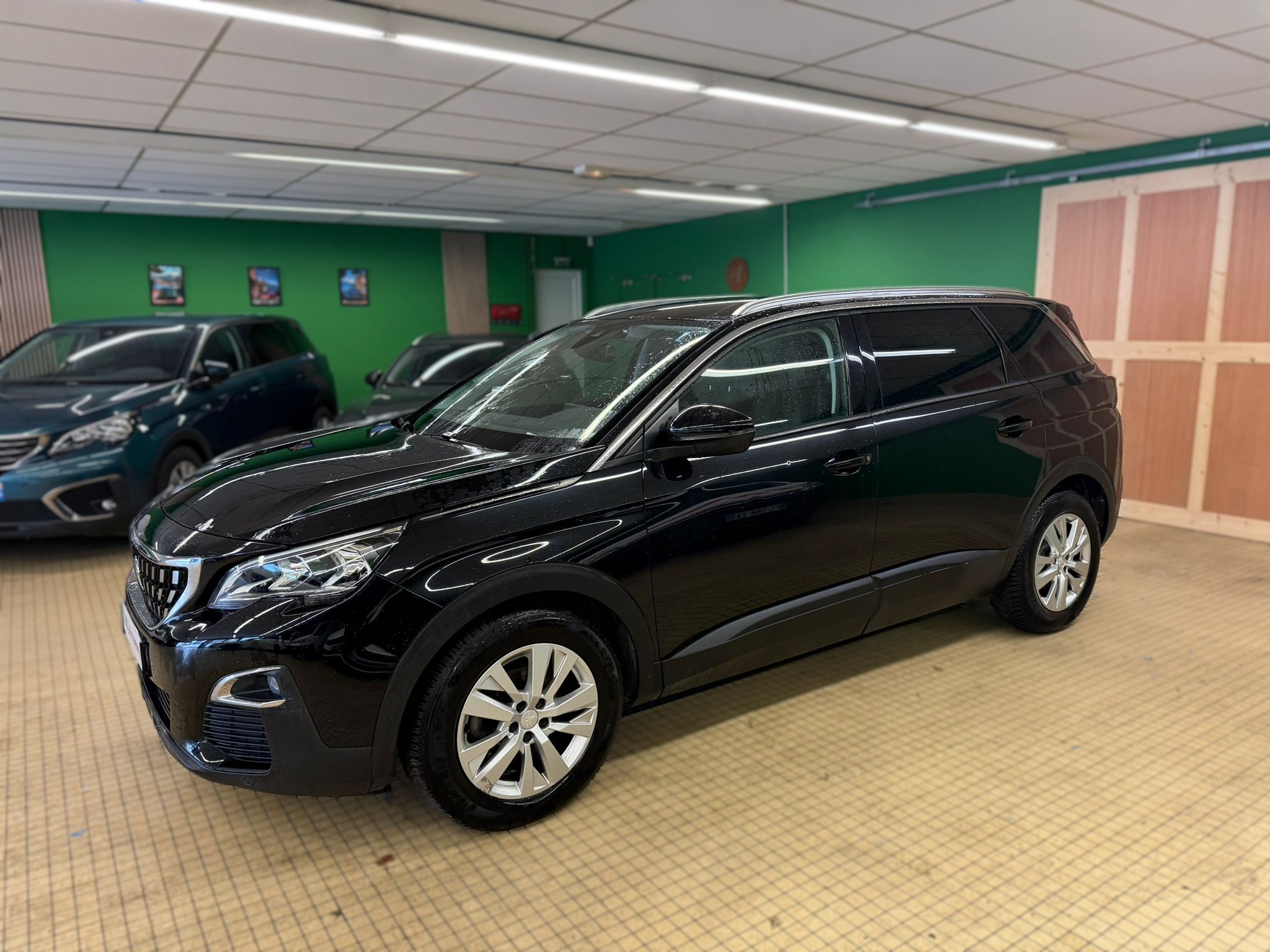 PEUGEOT 5008 1.5 BlueHDi 130ch E6.C Active Business S&S EAT8 - NLJ Automobiles, spécialiste véhicules d'occasion dans la Manche et en Normandie