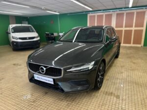 Volvo V60 D3 150ch AdBlue Momentum Geartronic - NLJ Automobiles - Vente vehicules occasion dans la Manche et en Normandie