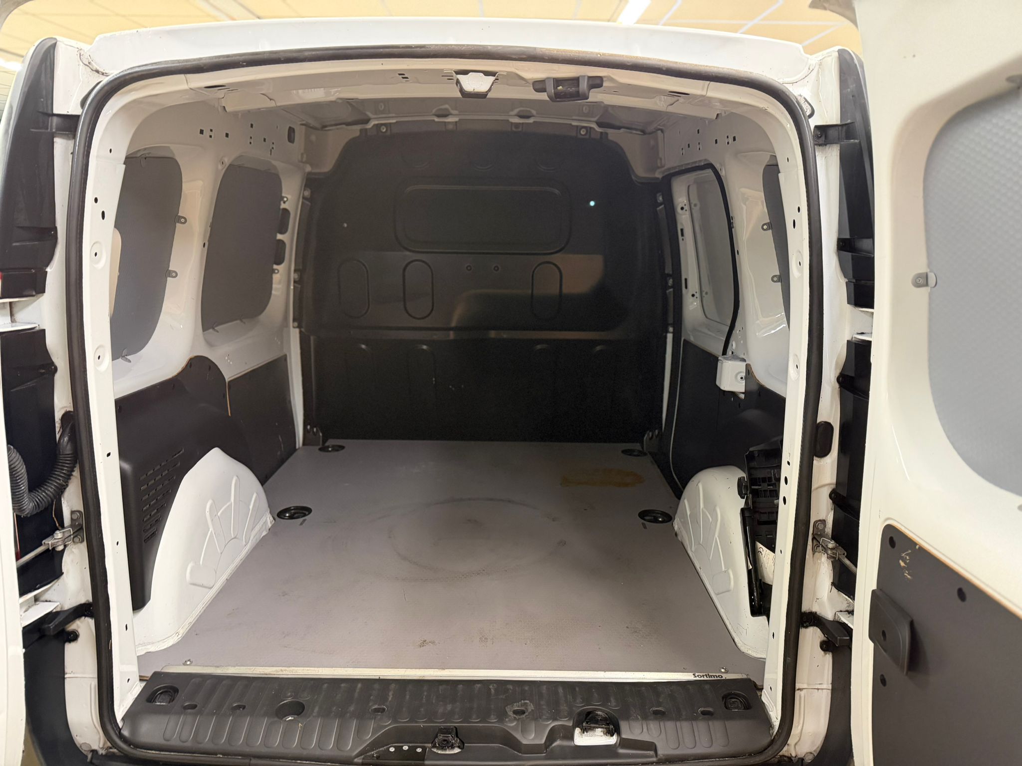 RENAULT Kangoo II Express 1.5 DCi 75ch Grand Confort - NLJ Automobiles, spécialiste véhicules d'occasion dans la Manche et en Normandie