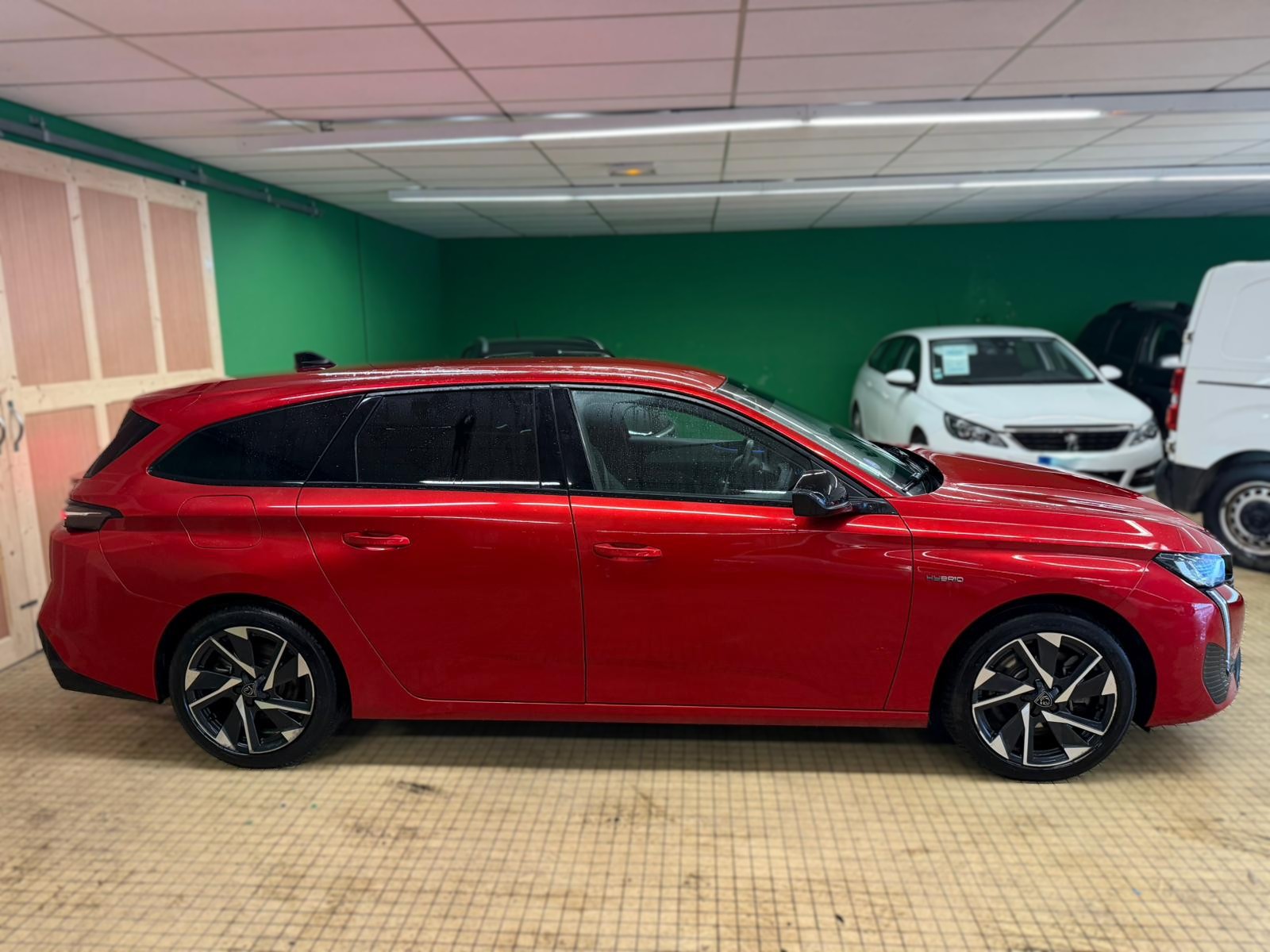 PEUGEOT 308 SW pHEV 180ch Allure Pack e-EAT8 - NLJ Automobiles, spécialiste véhicules d'occasion dans la Manche et en Normandie