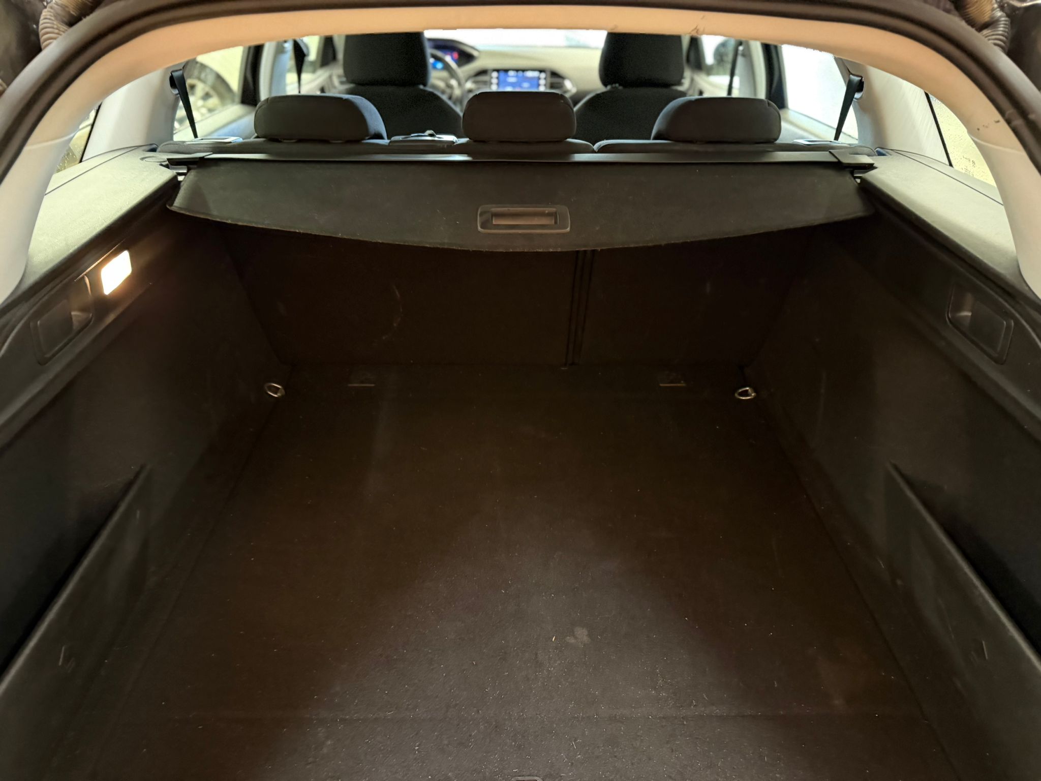 PEUGEOT 308SW 1.5 BlueHDi 130ch S&S Active Business EAT8 NLJ Automobiles, spécialiste véhicules d'occasion dans la Manche et en Normandie