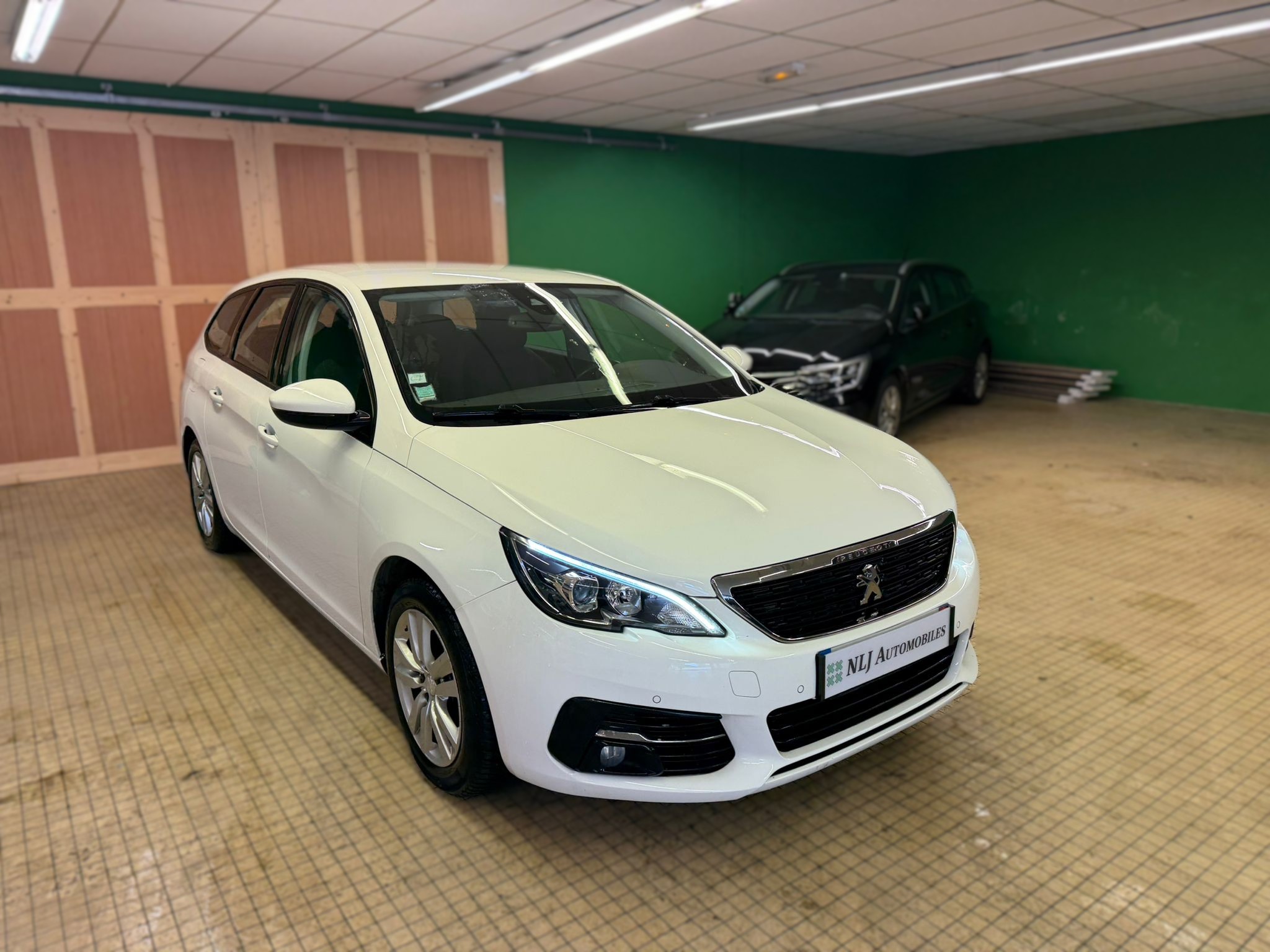 PEUGEOT 308SW 1.5 BlueHDi 130ch S&S Active Business NLJ Automobiles, spécialiste véhicules d'occasion dans la Manche et en Normandie